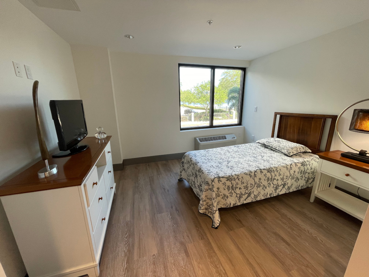 assisted-living-bedroom