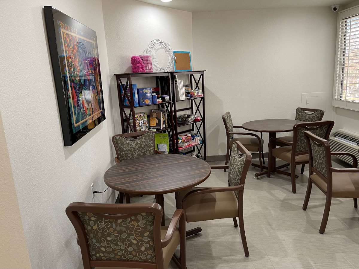 assisted-living-dining-room